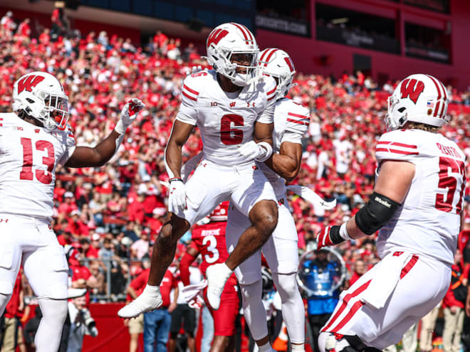 Grades and Game Balls Week 7: Badgers manhandle Rutgers in New Jersey, 42-7