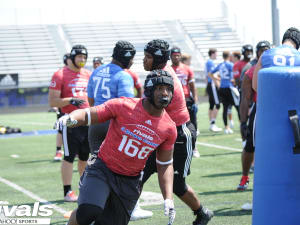 Cincinnati and Purdue first two to offer 2019 Kentucky DE Ricky Barber