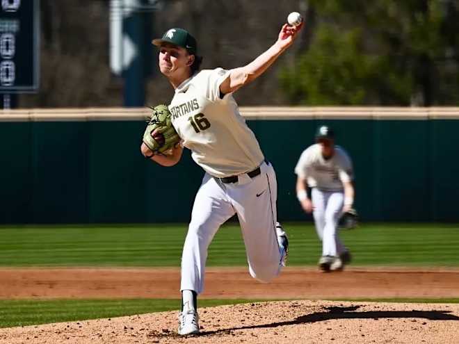 Dzierwa adds National Pitcher of the Week to his growing list of honors