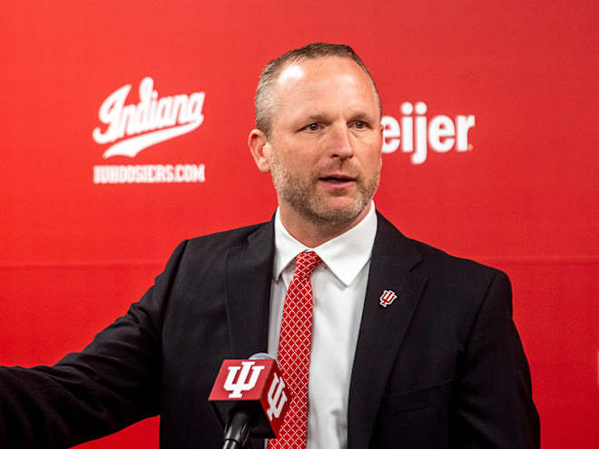 DeVries outlines importance of being 'CEO' of Indiana basketball