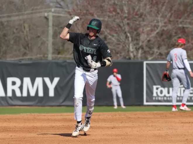 Georgia adds outfielder Scott Newman