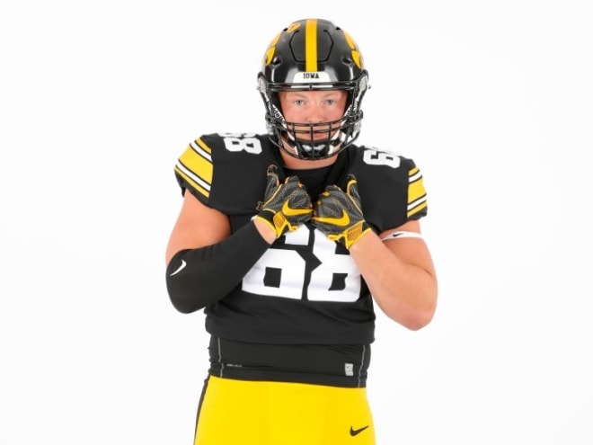 Aaron Graves makes his official visit to Iowa