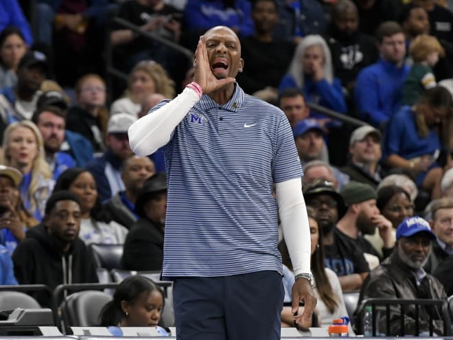 Memphis Defeats Missouri, 83-75, in Season Opener