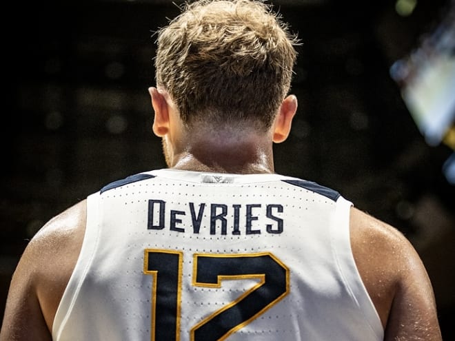 Tucker DeVries Lands on Naismith and Julius Erving Award Watch Lists