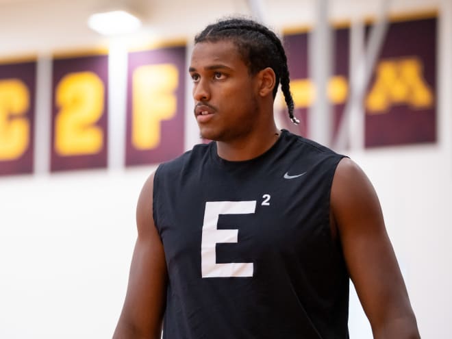 What is the latest injury update on Minnesota forward Frank Mitchell?