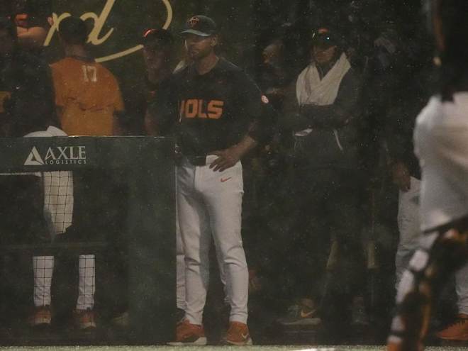 Weather delay updates for Game 1 of Tennessee baseball vs. Auburn