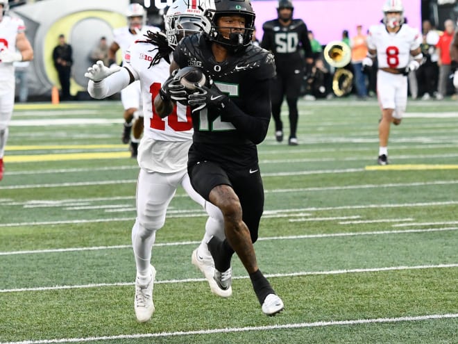 No. 3 Oregon Edges No. 2 Ohio State in Thriller, 32-31