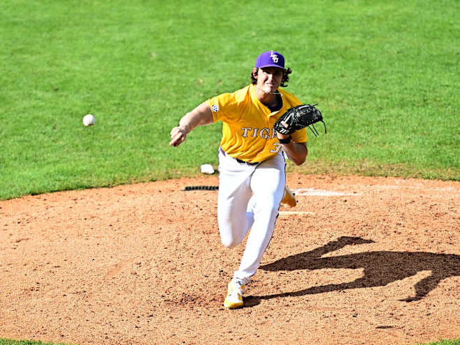 Arkansas avoids the sweep, beats LSU 7-4 in game three