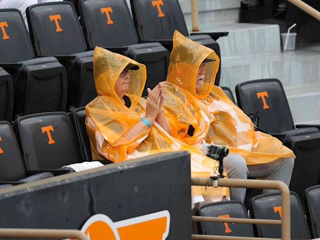 Weather delay updates for Tennessee baseball's Knoxville Regional vs. Miami