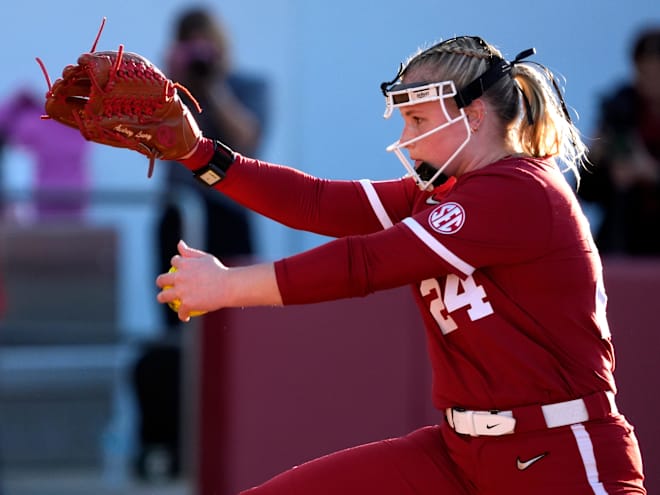 Audrey Lowry delivers in the circle as Sooners sweep South Carolina