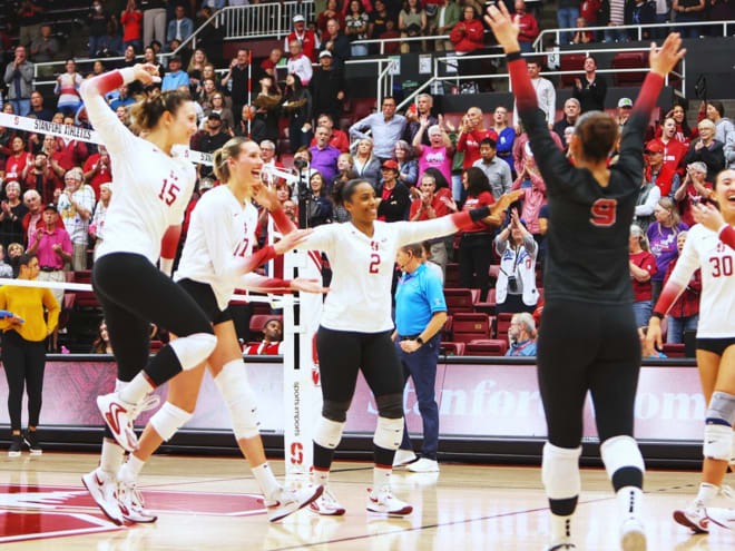 Recap: No. 5 Stanford WVB sweeps Cal at Maples Pavilion