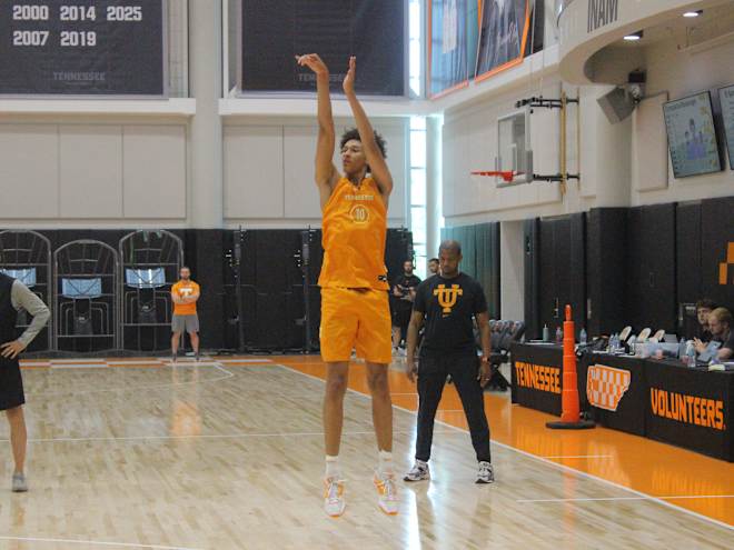 GALLERY: Tennessee basketball holds off-season practice