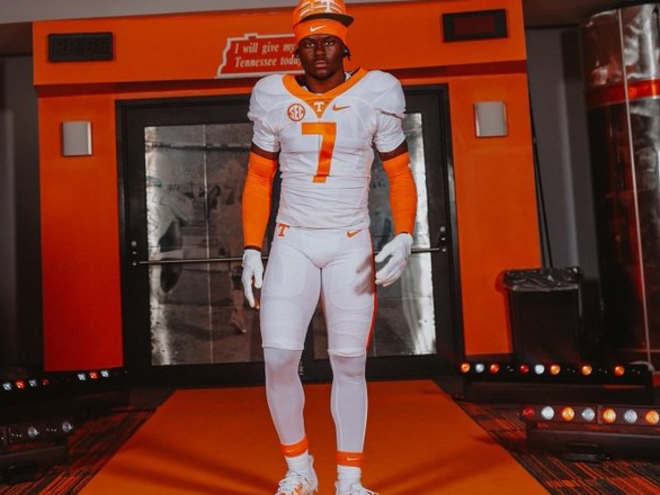 Tennessee surges late, lands commitment from four-star ATH Legend Bey