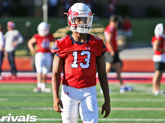 Devin Farrell rises to No. 19 dual-threat QB
