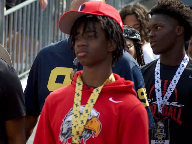 2026 in-state CB AJ Marks talks first Michigan game visit, team connections