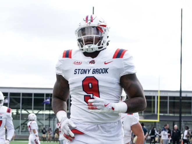 Stony Brook DL Rushawn Lawrence commits to Minnesota