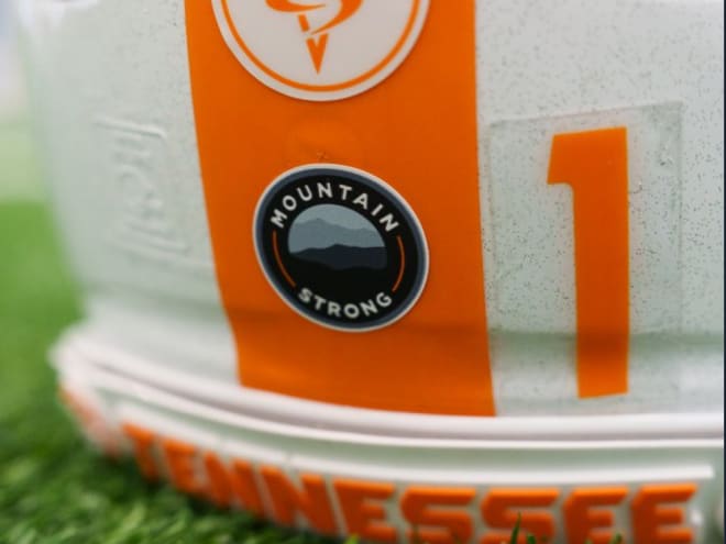 Tennessee football reveals helmet sticker honoring flood victims in state