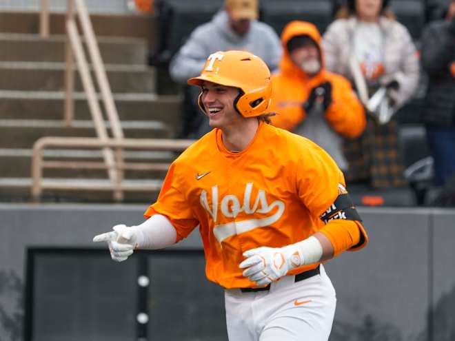 Live updates, discussion: 8-seed Tennessee vs. 1-seed Texas (SECT)