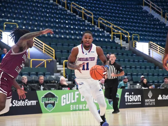 Bulldogs battle back to defeat Salukis in Overtime