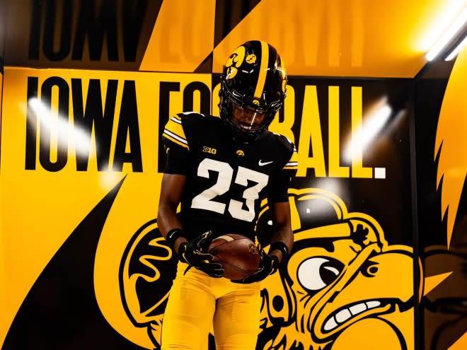 Three-Star Wide Receiver Terrance Smith Signs with Iowa