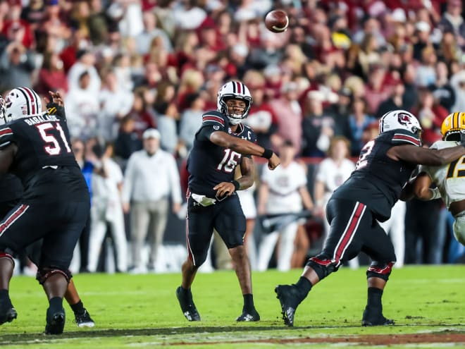 Sellers hits Sanders for last-minute score, Gamecocks beat Missouri 34-30