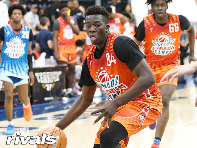 Adama Sanogo commits to UConn