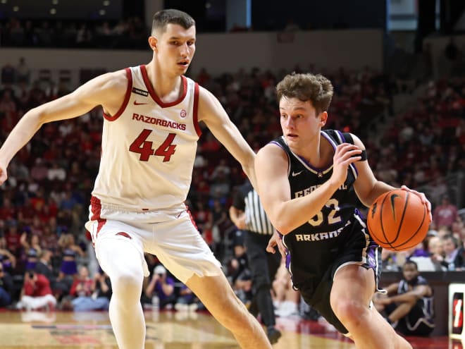 Arkansas beats UCA at Simmons Bank Arena