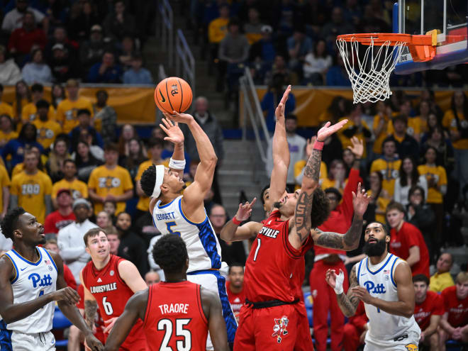 Louisville edges Pitt 82-78