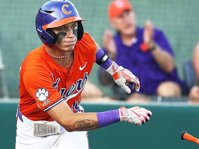 No. 6 Clemson beats Duke 9-7