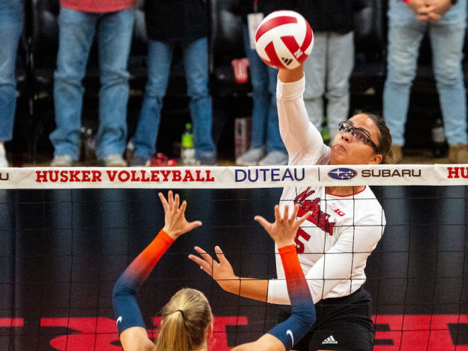 VB Previews: #2 Nebraska vs #16 Minnesota and Indiana amid 21-gm win streak