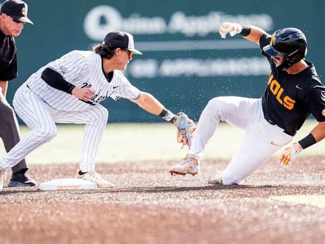 Tennessee drops in D1Baseball Top 25