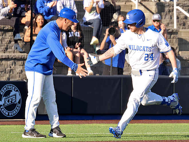 Mingione proud of Cats coming together in rebuilding year