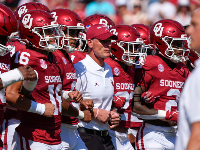 OU notepad: Mid-season staff changes not on the table for Venables, Sooners