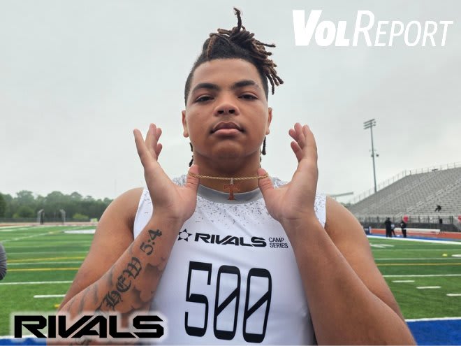 Elite Tennessee football OL commit isn't visiting anywhere but Knoxville