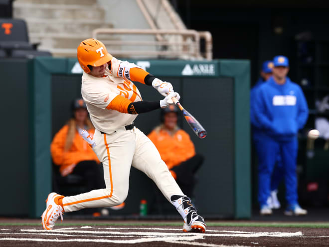 Tennessee ends opening weekend with run-rule, sweep of Hofstra