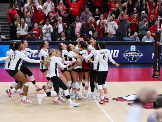 No. 1-seeded Louisville Volleyball Survives Northern Iowa 3-2