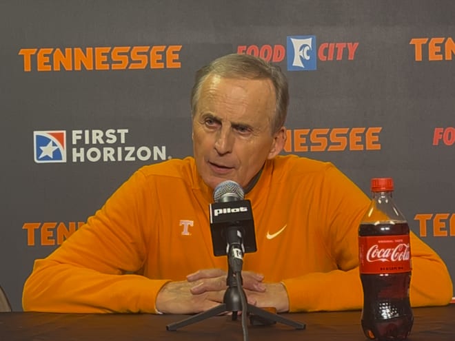 WATCH: Tennessee basketball coach Rick Barnes, seniors react to win over SC