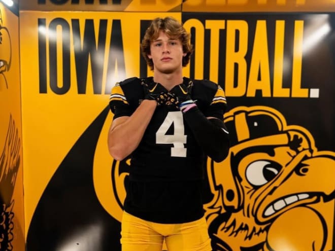 Three-Star Tight End Eli Johnson Signs with Iowa