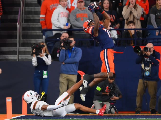 Syracuse rallies to stun No. 6 Miami, 42-38