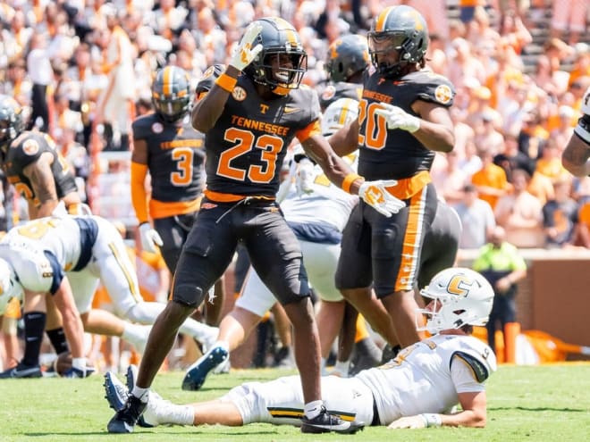 Boo Carter inks new deal with Tennessee football