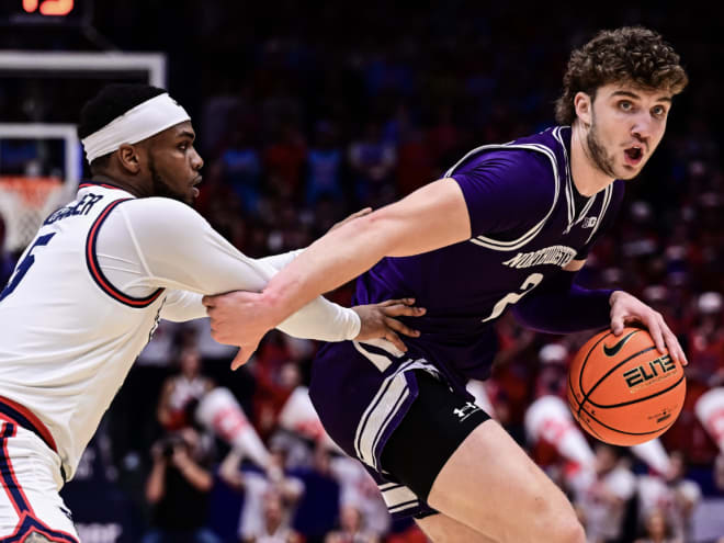 Northwestern runs out of gas at Dayton despite Martinelli's career night