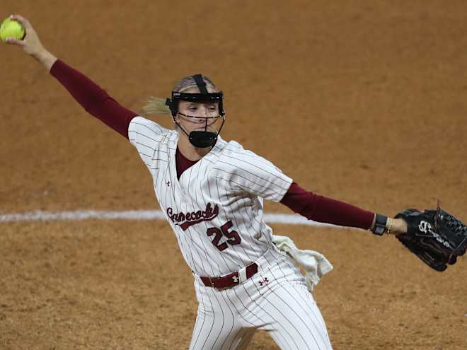 South Carolina softball beats Elon 5-2 in regional opener
