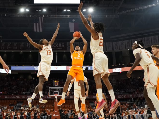 Tennessee basketball drops from top spot in latest AP Top 25