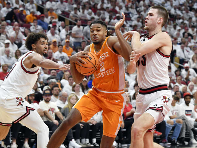 Chaz Lanier, Zakai Zeigler headline No. 12 Vols' road rout of Louisville