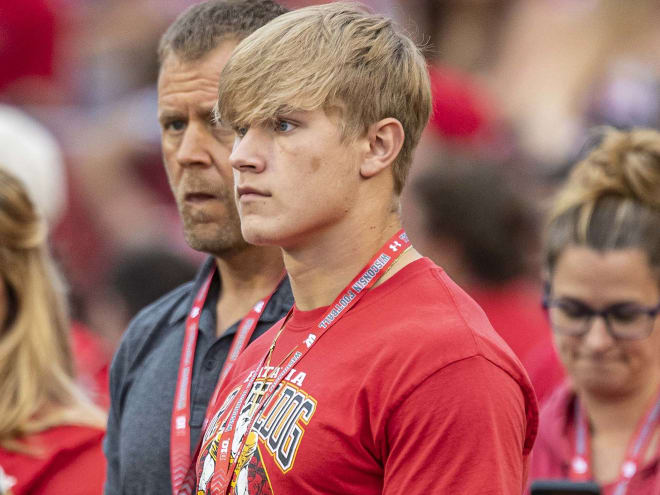 LB Tyler Jansey puts recruiting hat on during official visit to Wisconsin