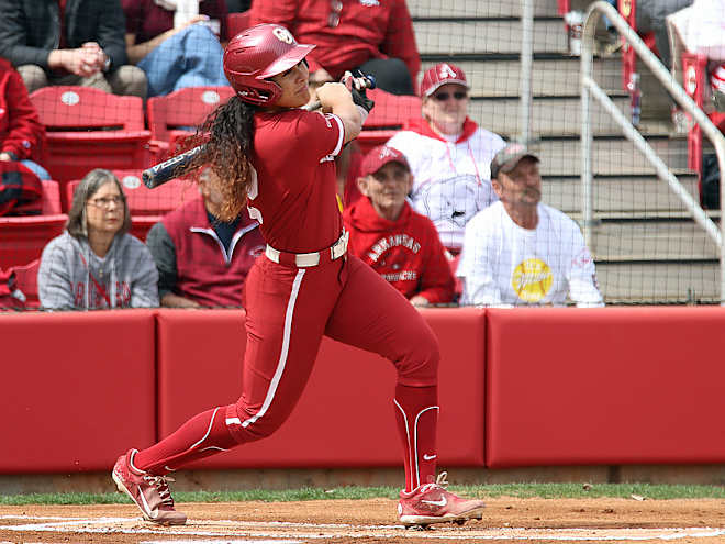 Softball: Timely hits help Sooners rally, secure series win over Arkansas