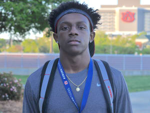 Auburn among favorites for Georgia CB