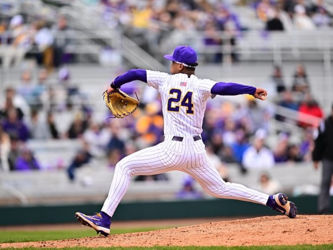 LSU Baseball splits Saturday's double-header against Omaha