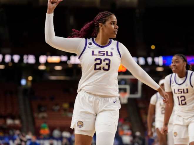 Girls: Former New Heights Star Makes Commitment