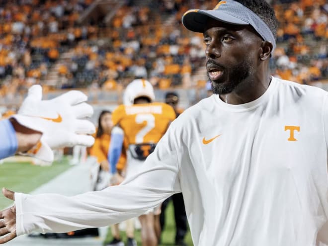 Tim Banks inks contract extension with Tennessee football